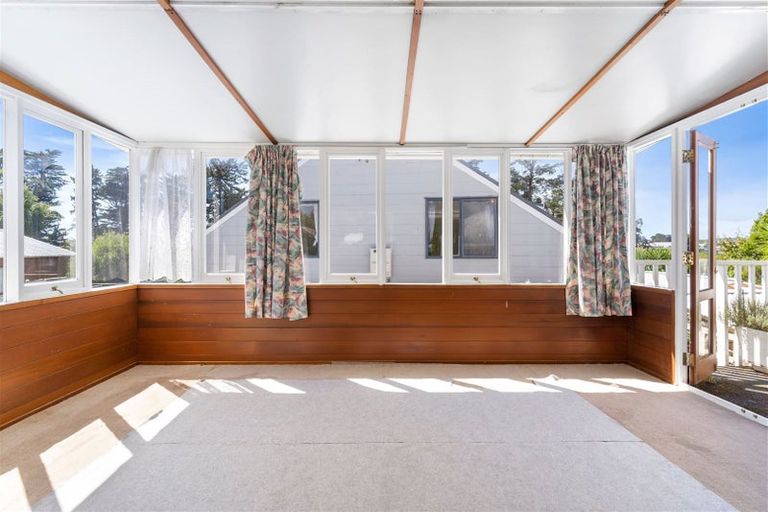 Photo of property in 86 Ennis Avenue, Pakuranga Heights, Auckland, 2010