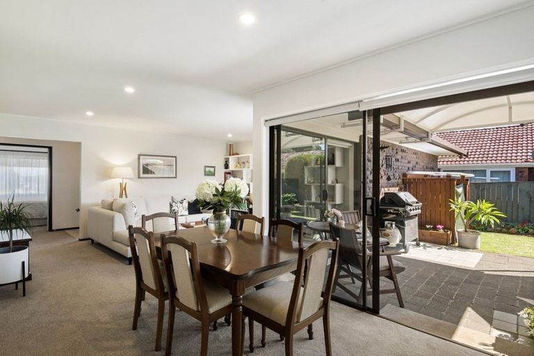 Photo of property in 176 Prince Regent Drive, Farm Cove, Auckland, 2012