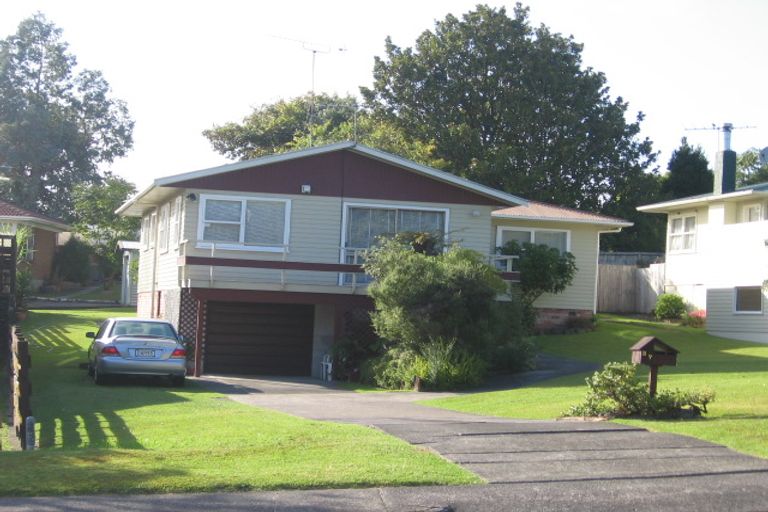 Photo of property in 37 Diana Drive, Glenfield, Auckland, 0627