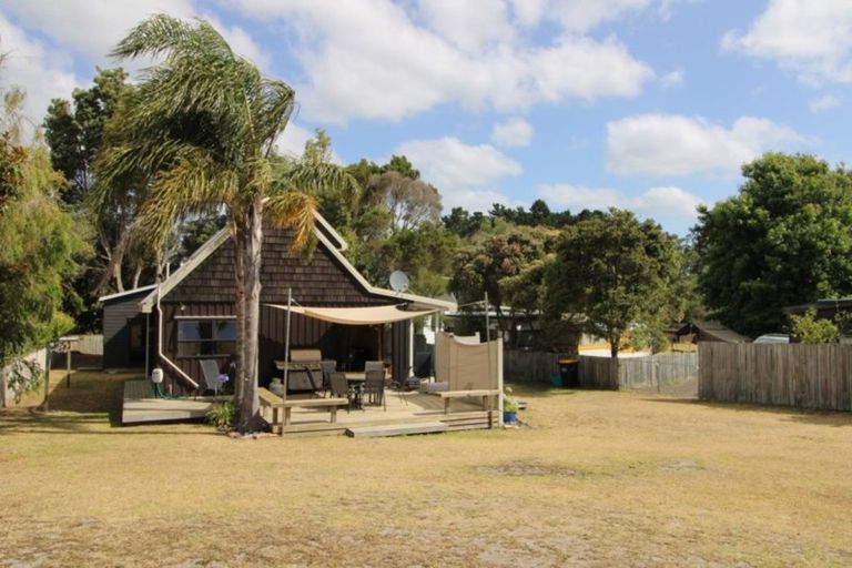 Photo of property in 105 Puriri Place, Matarangi, Whitianga, 3592
