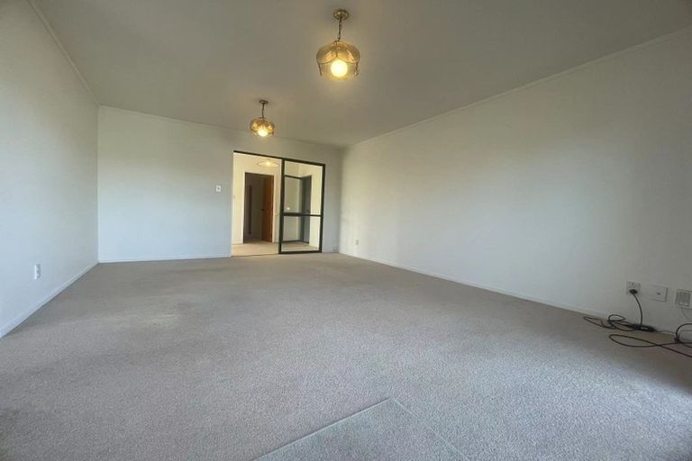 Photo of property in 4 Delisle Place, Windsor Park, Auckland, 0632