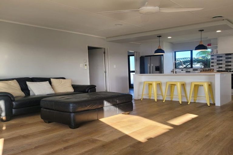 Photo of property in 158 Bruce Mclaren Road, Henderson, Auckland, 0612