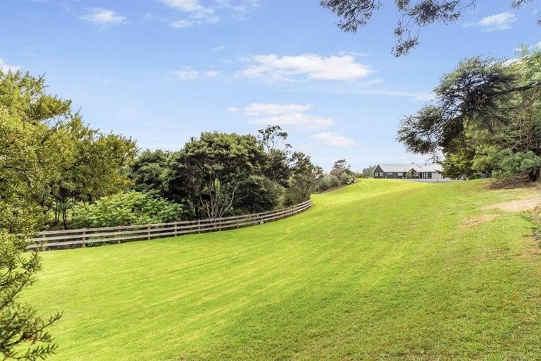 Photo of property in 104 Foster Road, Kumeu, 0891