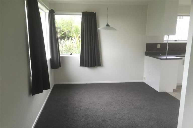 Photo of property in 4 Stallard Place, Glen Eden, Auckland, 0602