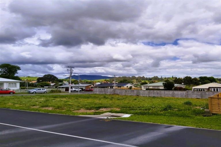 Photo of property in 1 Oranmore Crescent, Paeroa, 3600