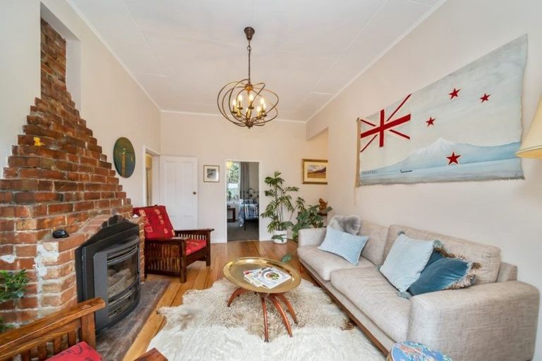 Photo of property in 9 Mayfair Place, Westown, New Plymouth, 4310