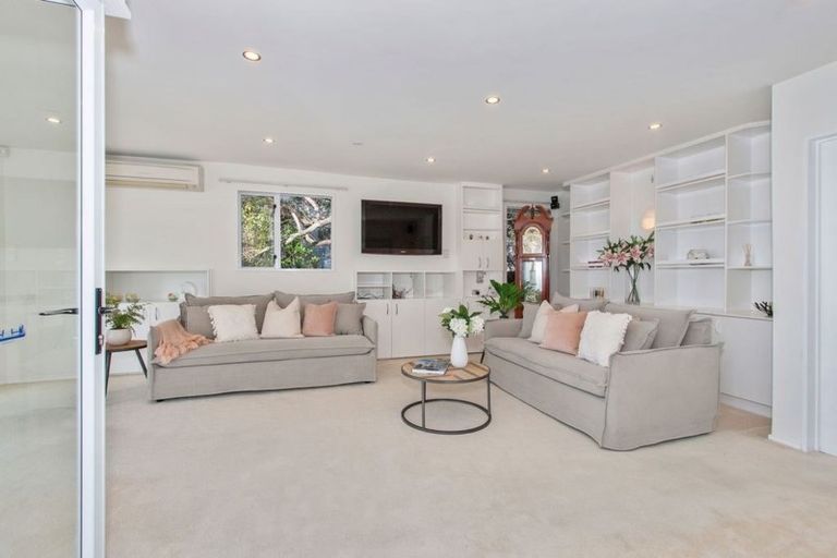 Photo of property in 34 Mount Pleasant Road, Mount Pleasant, Christchurch, 8081