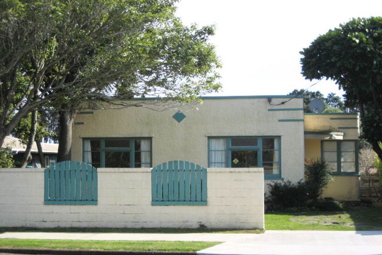 Photo of property in 80 Hine Street, New Plymouth, 4310