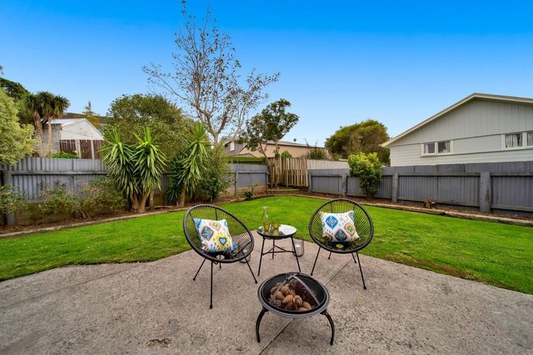 Photo of property in 5 Anson Place, Westown, New Plymouth, 4310