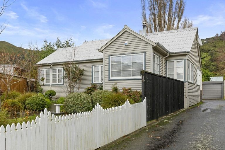 Photo of property in 17 Feist Street, Naenae, Lower Hutt, 5011