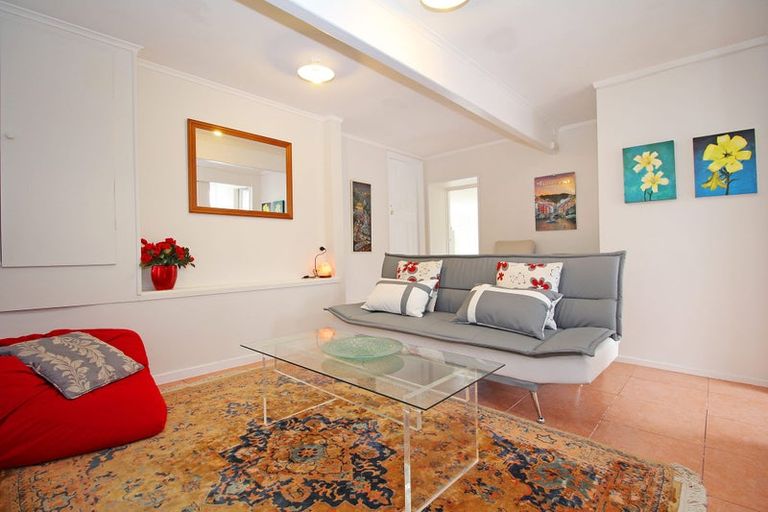 Photo of property in 37 Larne Avenue, Pakuranga Heights, Auckland, 2010