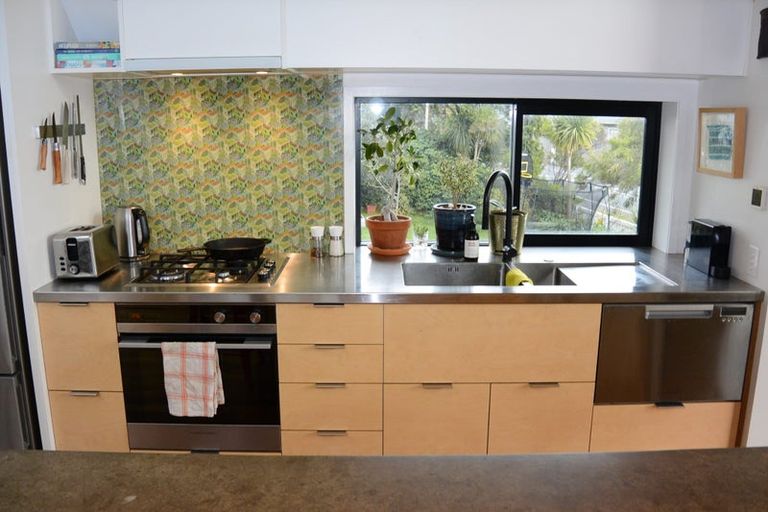 Photo of property in 325a Muritai Road, Eastbourne, Lower Hutt, 5013