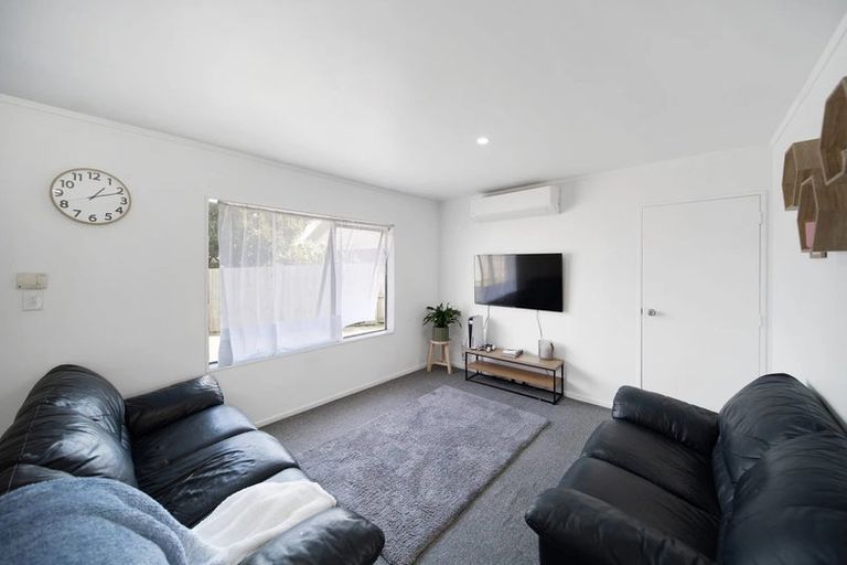Photo of property in 10 Horlicks Place, Randwick Park, Auckland, 2105