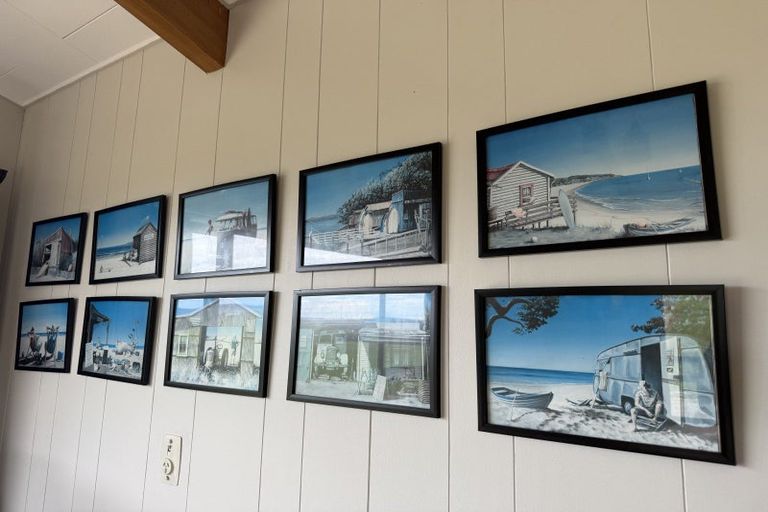 Photo of property in 112 Waikawa Curio Bay Road, Waikawa, Tokanui, 9884