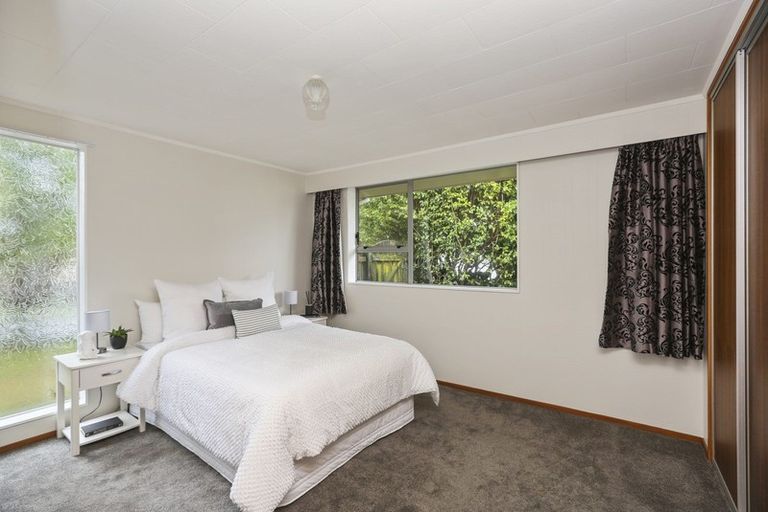 Photo of property in 70 Manu Crescent, Upper Vogeltown, New Plymouth, 4310