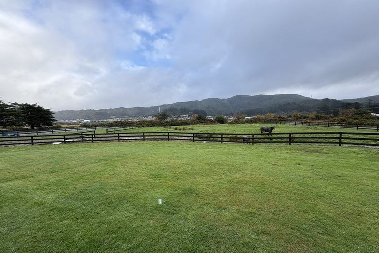 Photo of property in 112 Upper Fitzherbert Road, Wainuiomata, 5373