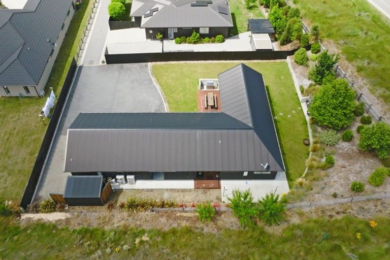 Photo of property in 29 Kingfisher Crescent, Albert Town, Wanaka, 9305