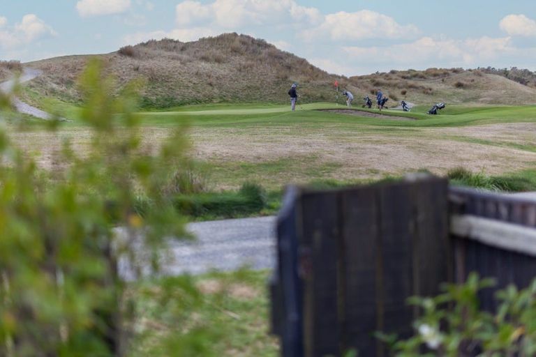 Photo of property in 5 Eatwell Avenue, Paraparaumu Beach, Paraparaumu, 5032