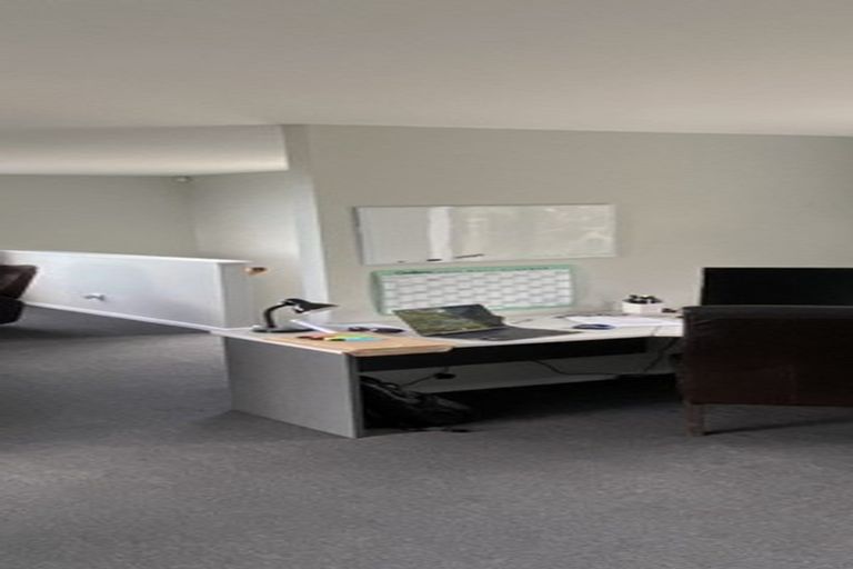 Photo of property in 17 Law Lane, Mount Pleasant, Christchurch, 8081