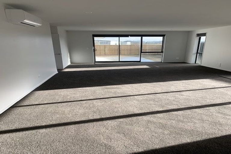 Photo of property in 127 Shillingford Boulevard, Rolleston, 7615