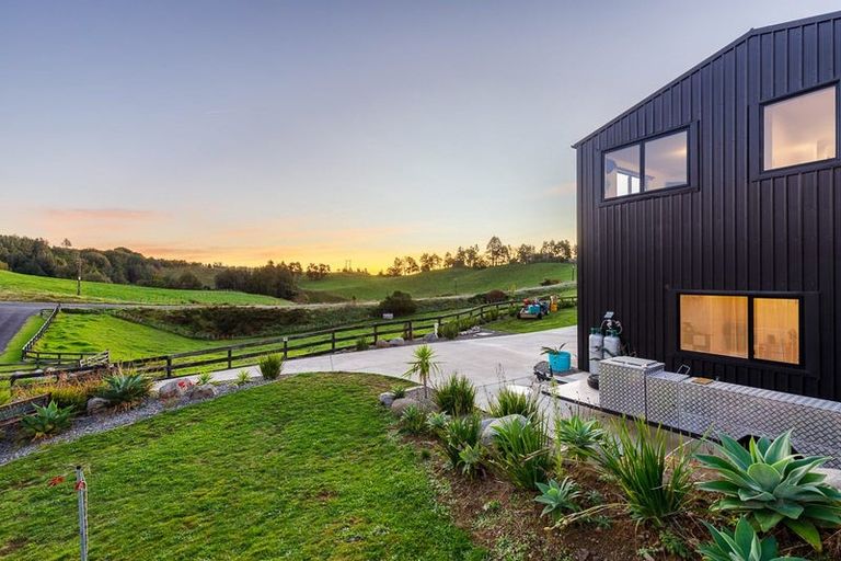 Photo of property in 527 Frankley Road, Hurworth, New Plymouth, 4371