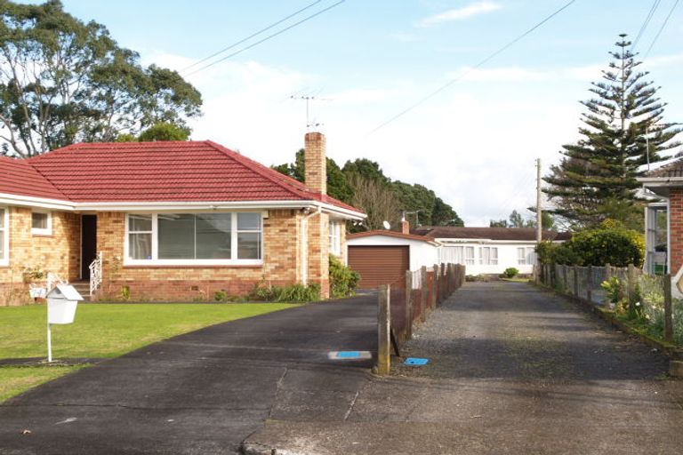 Photo of property in 76 Hallberry Road, Mangere East, Auckland, 2024