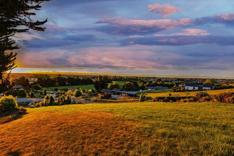Photo of property in 30 Kitcheners Knoll Road, Kennedys Bush, Christchurch, 8025
