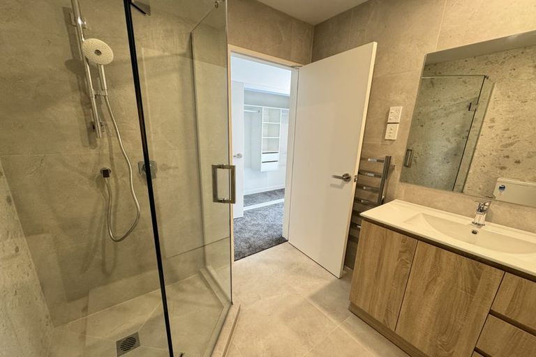 Photo of property in 1d Westall Road, New Lynn, Auckland, 0600