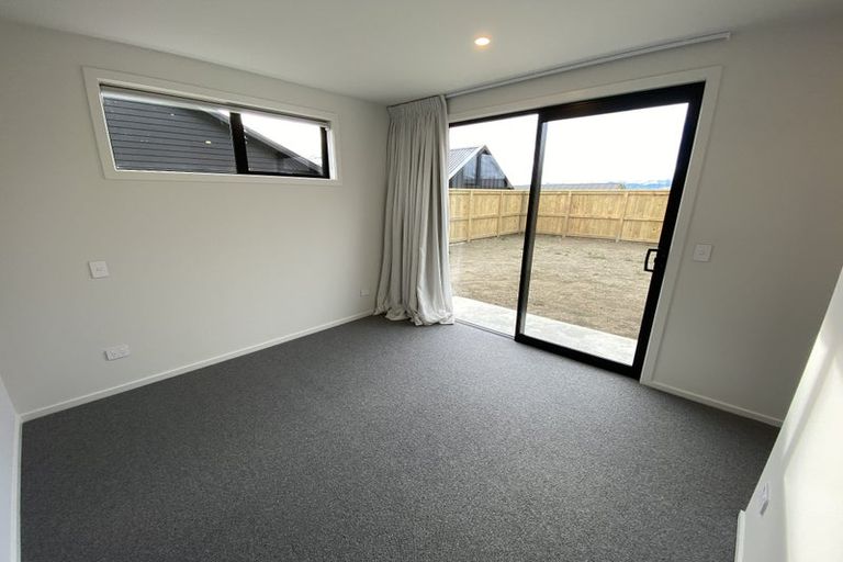 Photo of property in 18 Fallow Street, Jacks Point, 9371