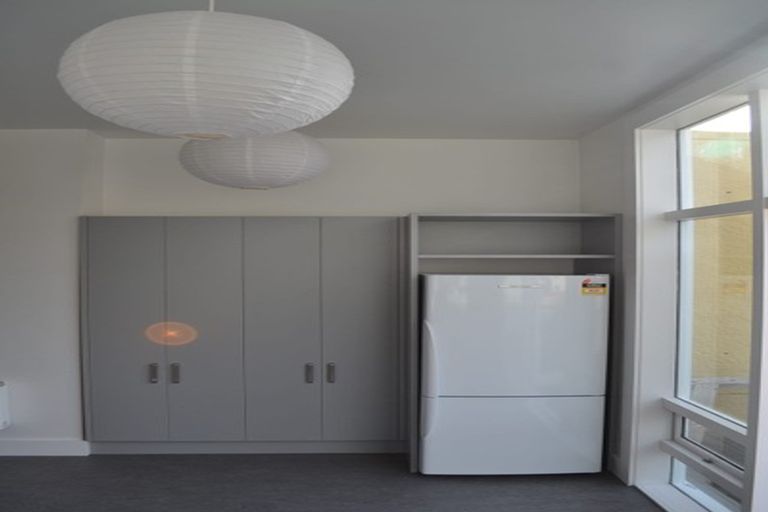 Photo of property in 29 Queen Street, Mount Victoria, Wellington, 6011