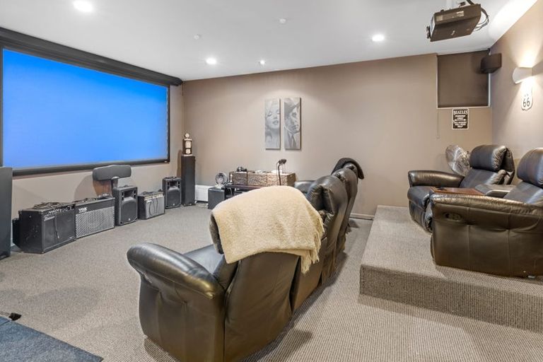 Photo of property in 11b Balmain Road, Birkenhead, Auckland, 0626