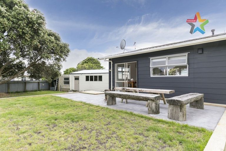 Photo of property in 42 Parakai Street, Paraparaumu, 5032