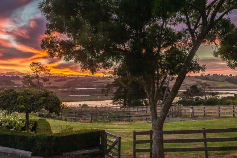 Photo of property in 72 Potts Road, Whitford, Howick, 2571