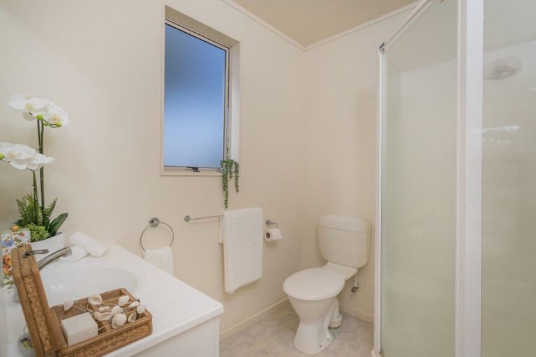 Photo of property in 37 Hahei Beach Road, Hahei, Whitianga, 3591