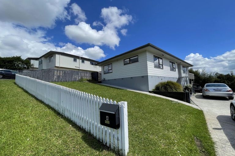 Photo of property in 4 Luxor Place, Massey, Auckland, 0614