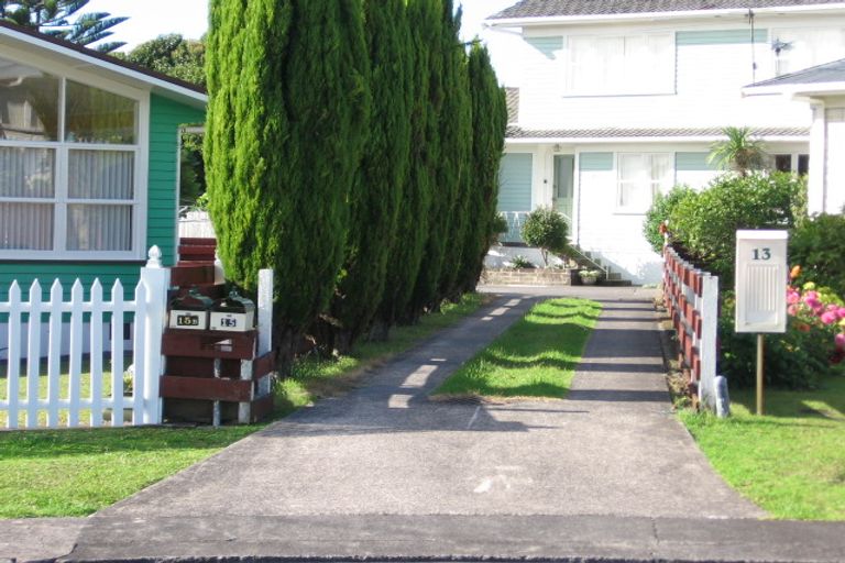 Photo of property in 15 Helga Crescent, Te Atatu Peninsula, Auckland, 0610