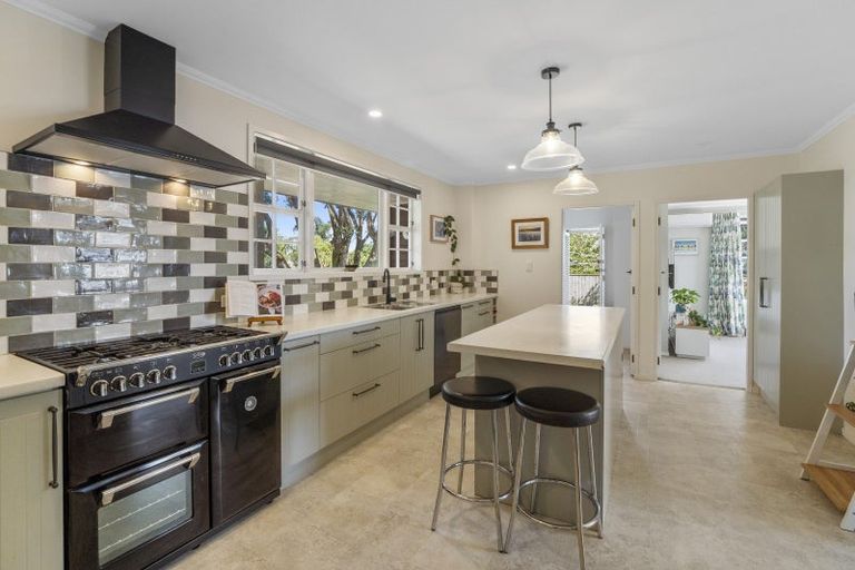 Photo of property in 75 Eatwell Avenue, Paraparaumu Beach, Paraparaumu, 5032