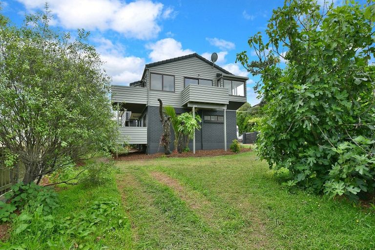 Photo of property in 1/84 Beach Road, Castor Bay, Auckland, 0620