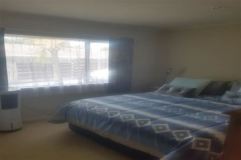 Photo of property in 1/9 Edgewater Grove, Orewa, 0931