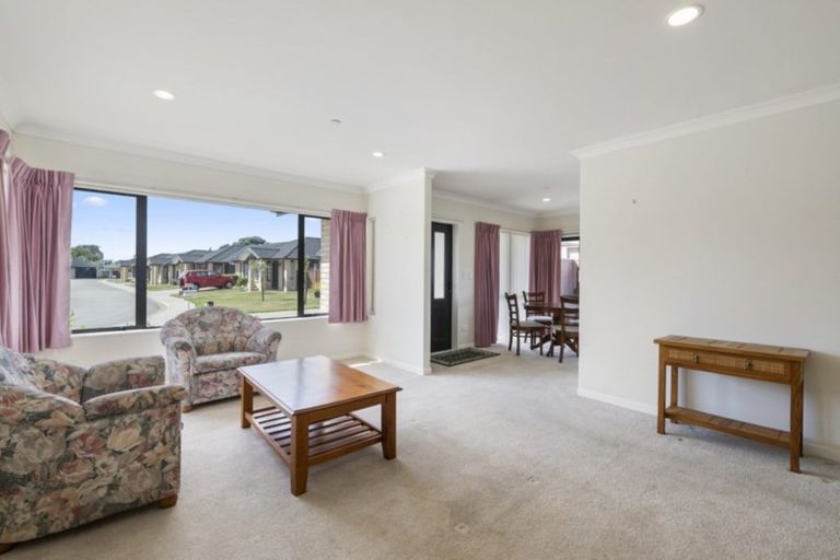 Photo of property in 20 Ian Peter Way, Otaki, 5512