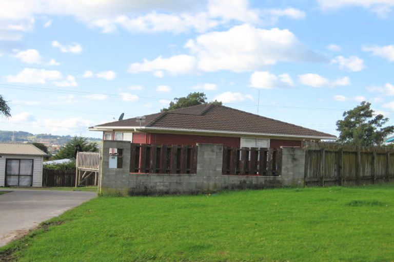 Photo of property in 13 Oreti Place, Clover Park, Auckland, 2019