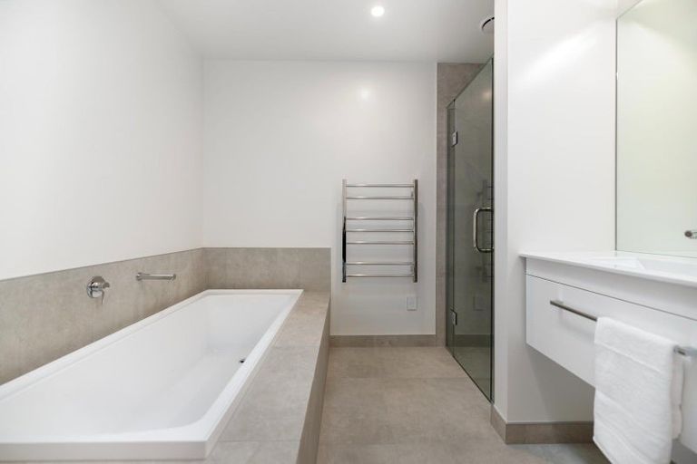 Photo of property in 9 Collie Road, Jacks Point, 9371