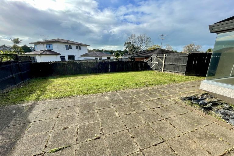 Photo of property in 3/8 Solana Court, Botany Downs, Auckland, 2010
