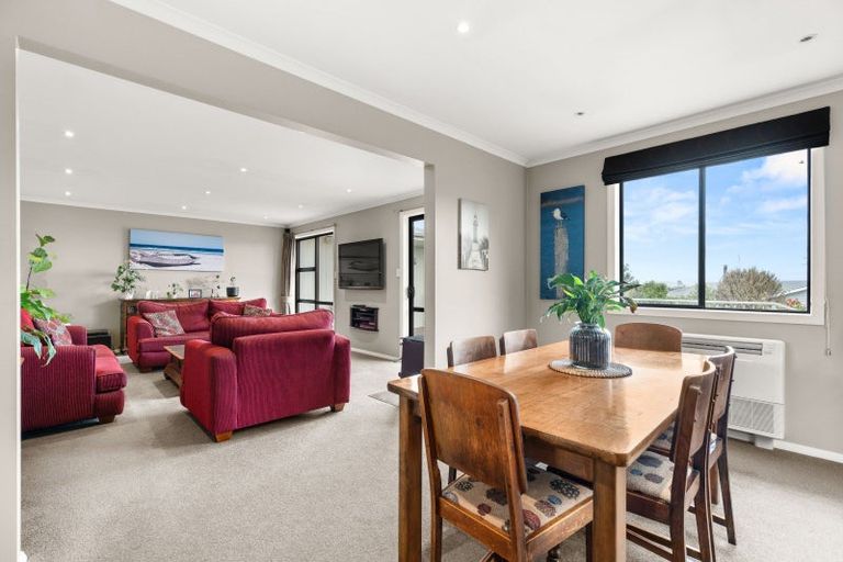 Photo of property in 17 Puriri Crescent, Lansdowne, Masterton, 5810