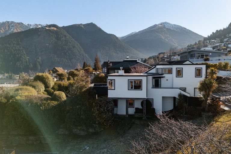 Photo of property in 18 Dublin Street, Queenstown, 9300