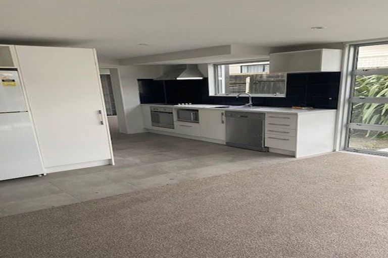 Photo of property in 43 Grafton Street, Waltham, Christchurch, 8011