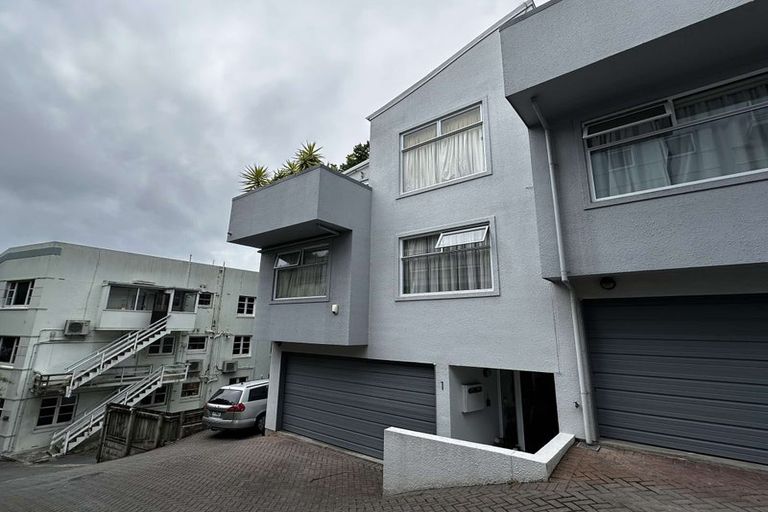 Photo of property in Fernhill Flats, 1/324 The Terrace, Te Aro, Wellington, 6011