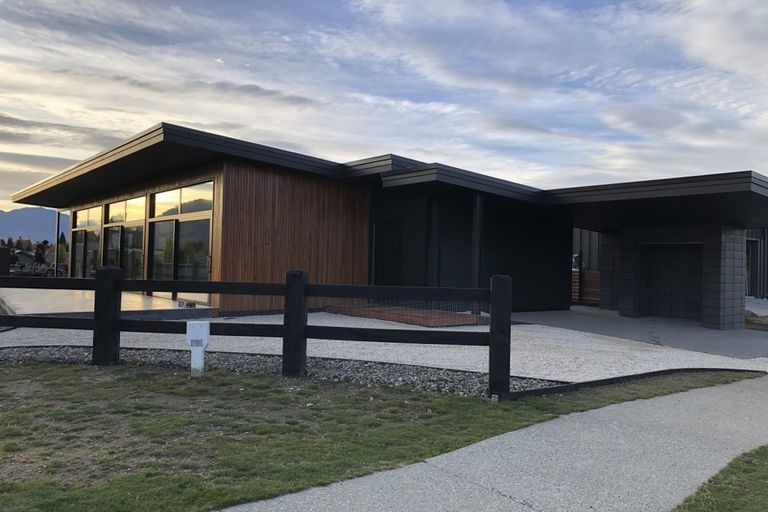 Photo of property in 1 Campbell Road, Wanaka, 9305