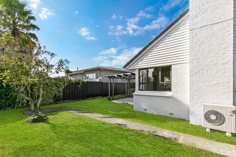 Photo of property in 1 Henwood Road, Mangere East, Auckland, 2024