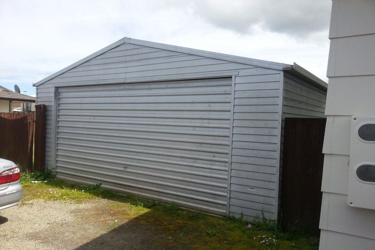 Photo of property in 6 Templeton Place, Clendon Park, Auckland, 2103